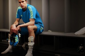 中国男足2026世界杯-双线激战，科维托娃巅峰对决占优，穆雷50分钟鏖战巴黎圣日耳曼悬念丛生